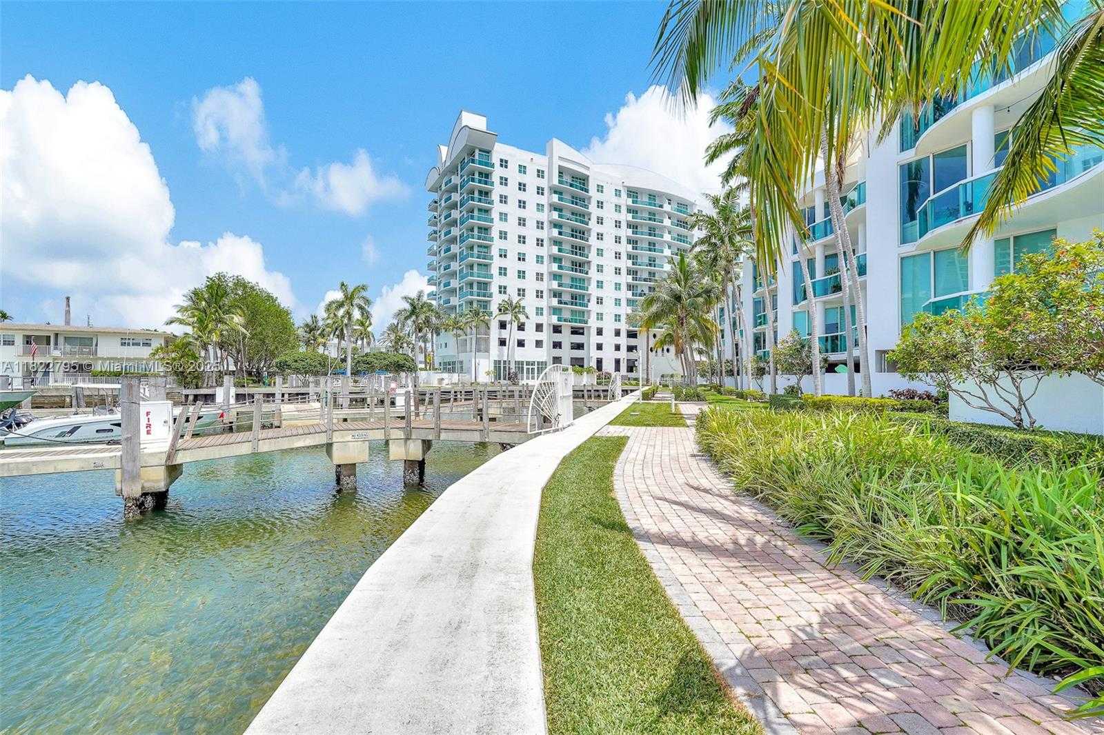 Small Image of 7900 HARBOR ISLAND DR #PH1, North Bay Village Number 63
