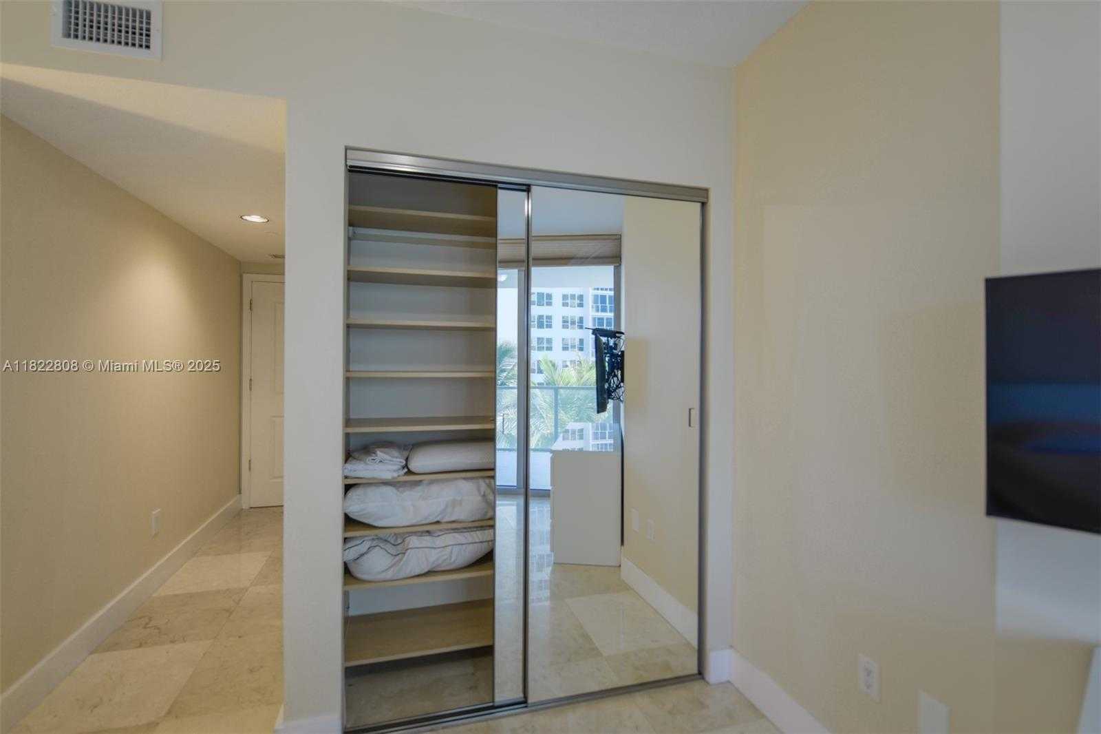 Small Image of 3101 SOUTH OCEAN DR #404, Hollywood Number 26