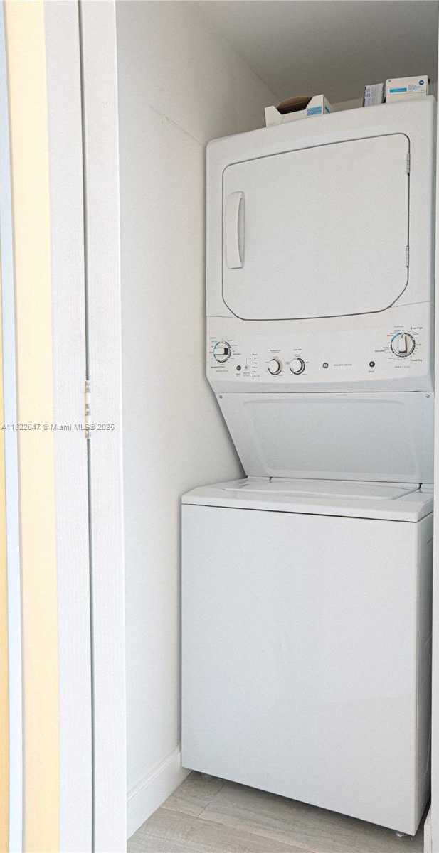 Small Image of 45 SOUTH WEST 9TH ST #3403, Miami Number 10