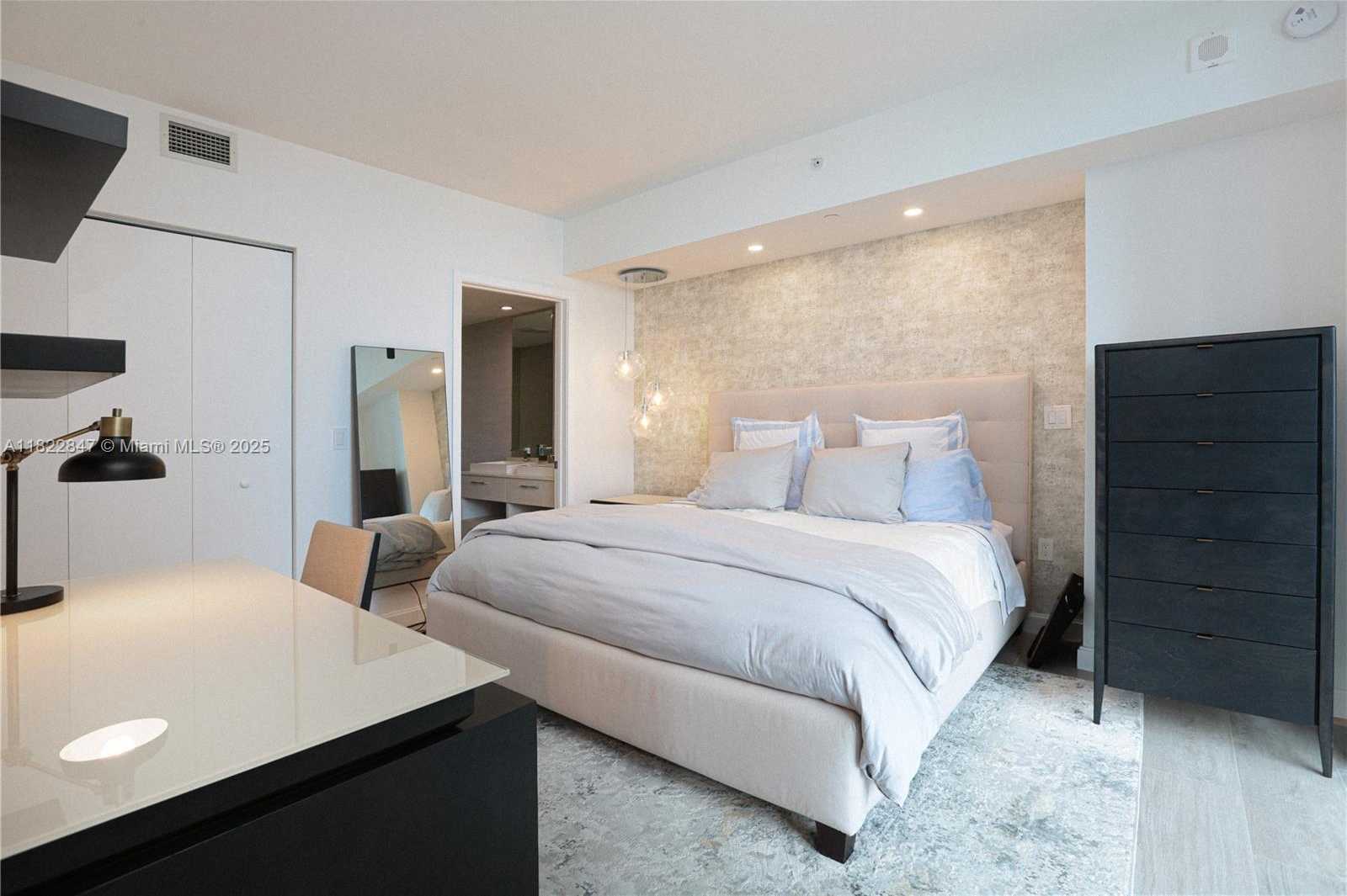 Small Image of 45 SOUTH WEST 9TH ST #3403, Miami Number 11