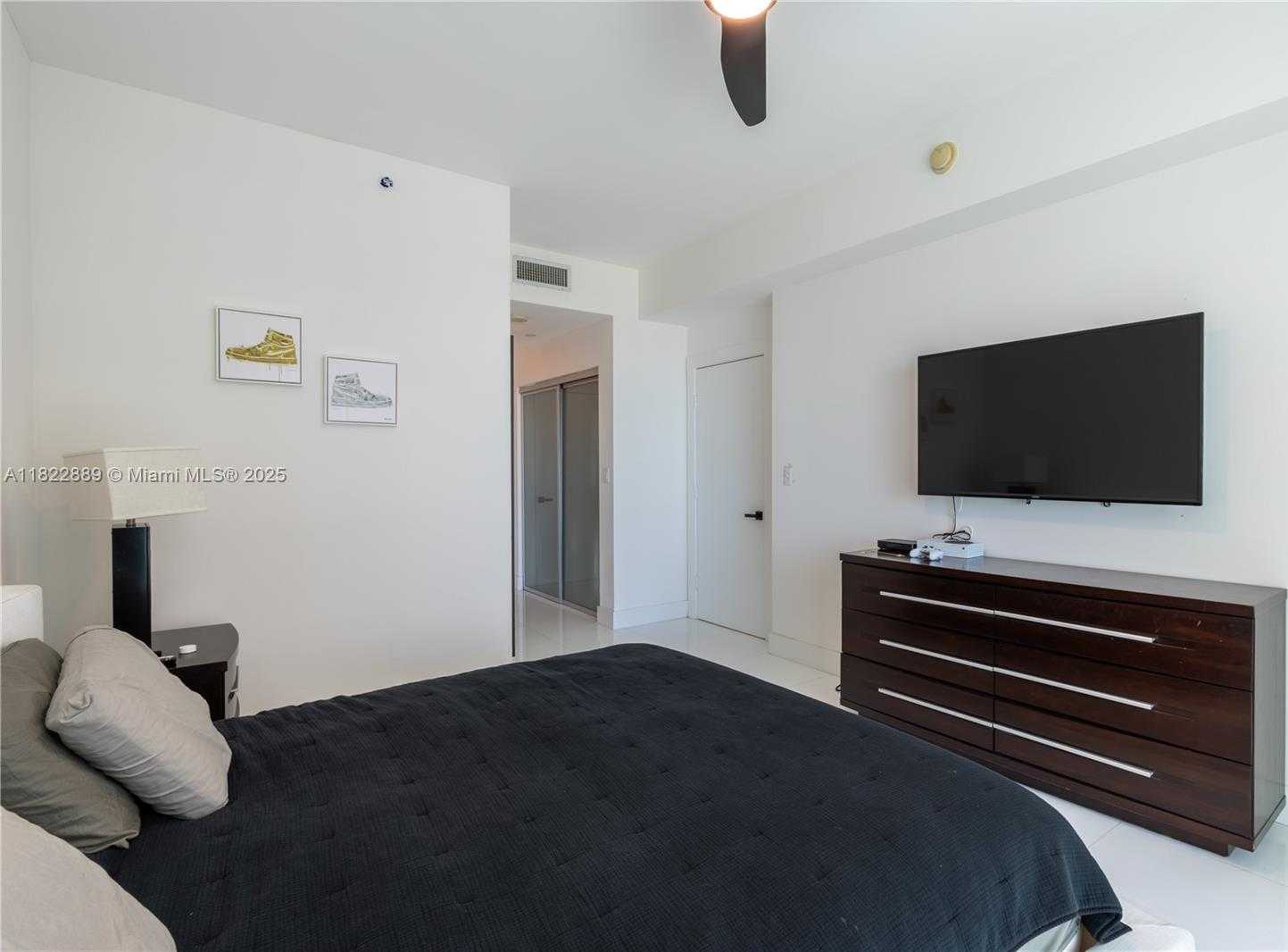 Small Image of 900 BISCAYNE BLVD #2210, Miami Number 17