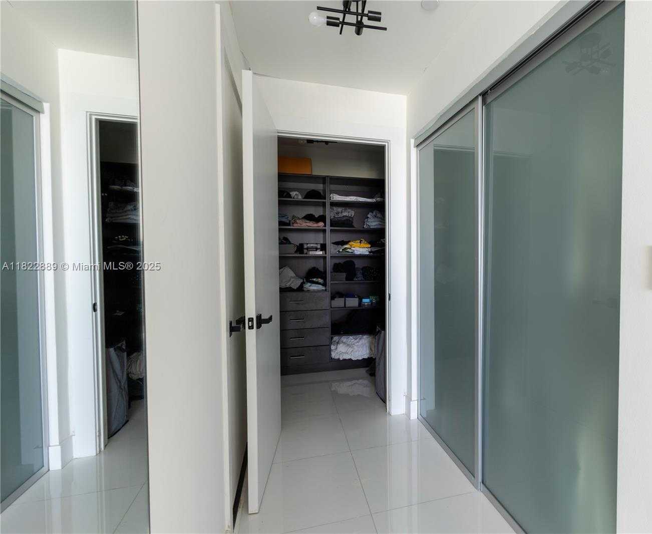 Small Image of 900 BISCAYNE BLVD #2210, Miami Number 20