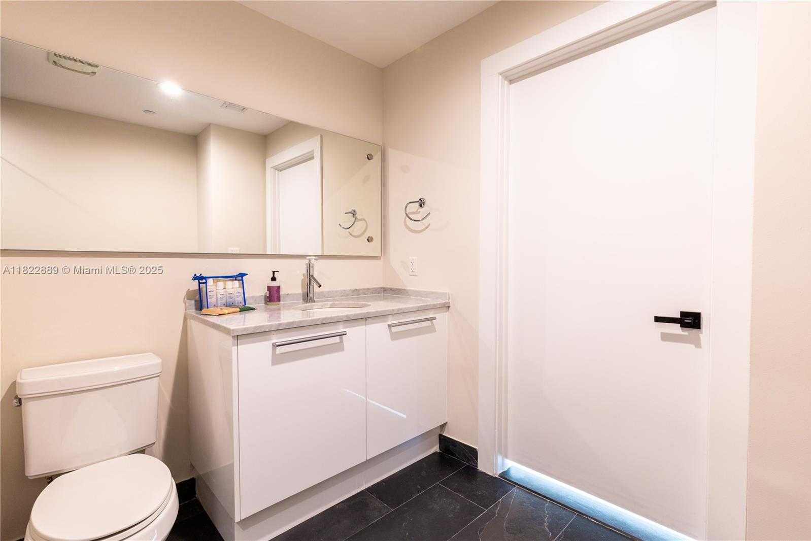 Small Image of 900 BISCAYNE BLVD #2210, Miami Number 27