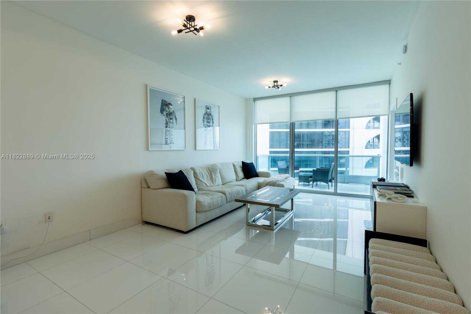 Small Image of 900 BISCAYNE BLVD #2210, Miami Number 3