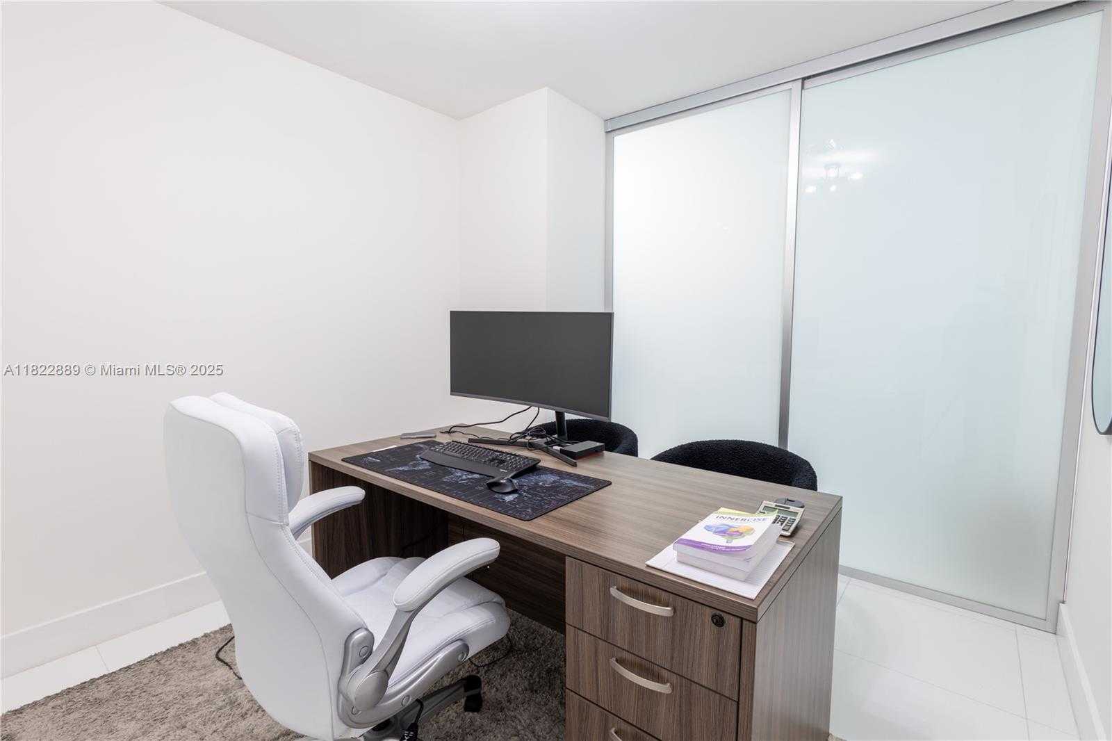 Small Image of 900 BISCAYNE BLVD #2210, Miami Number 31