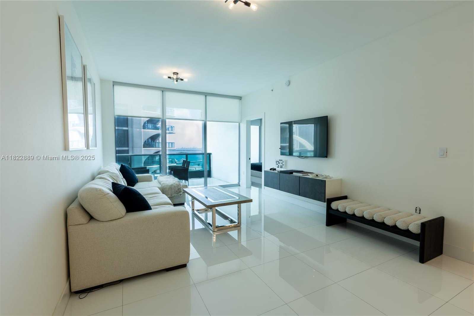 Small Image of 900 BISCAYNE BLVD #2210, Miami Number 4