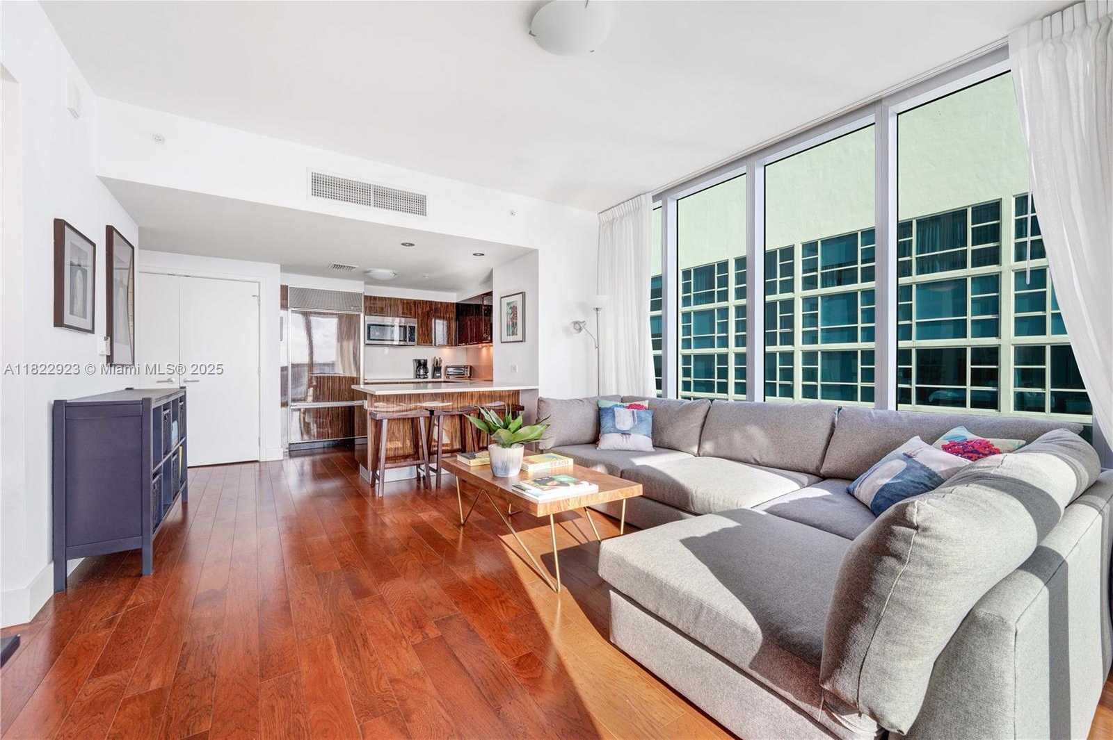 Small Image of 6899 COLLINS AVE #1409, Miami Beach Number 10