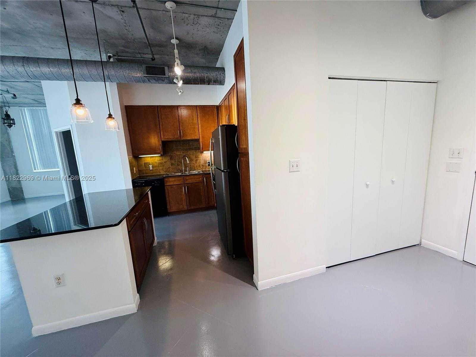 Small Image of 2001 BISCAYNE BLVD #2402, Miami Number 10