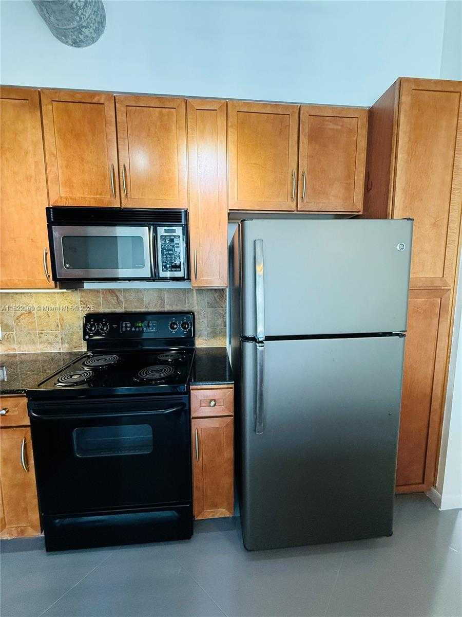 Small Image of 2001 BISCAYNE BLVD #2402, Miami Number 14