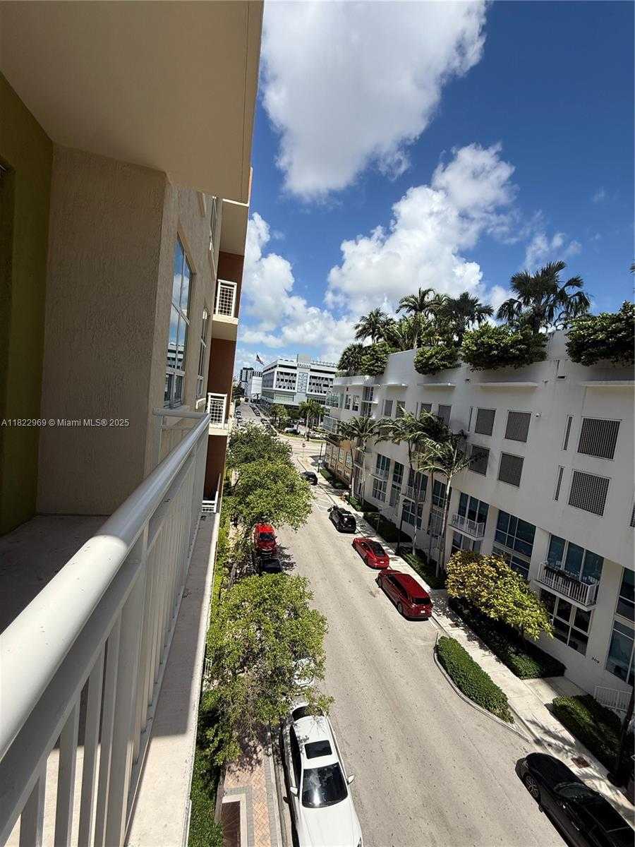 Small Image of 2001 BISCAYNE BLVD #2402, Miami Number 16