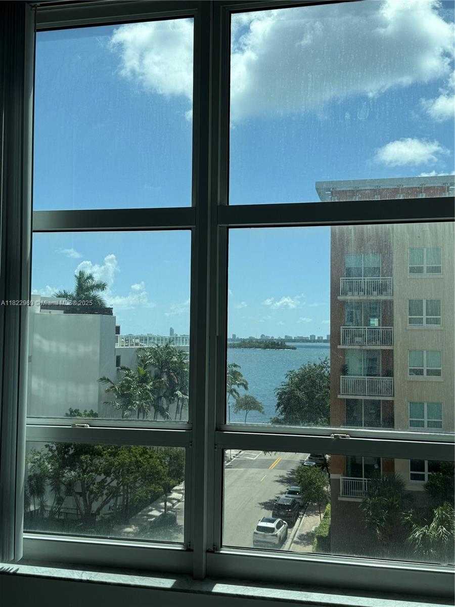 Small Image of 2001 BISCAYNE BLVD #2402, Miami Number 17