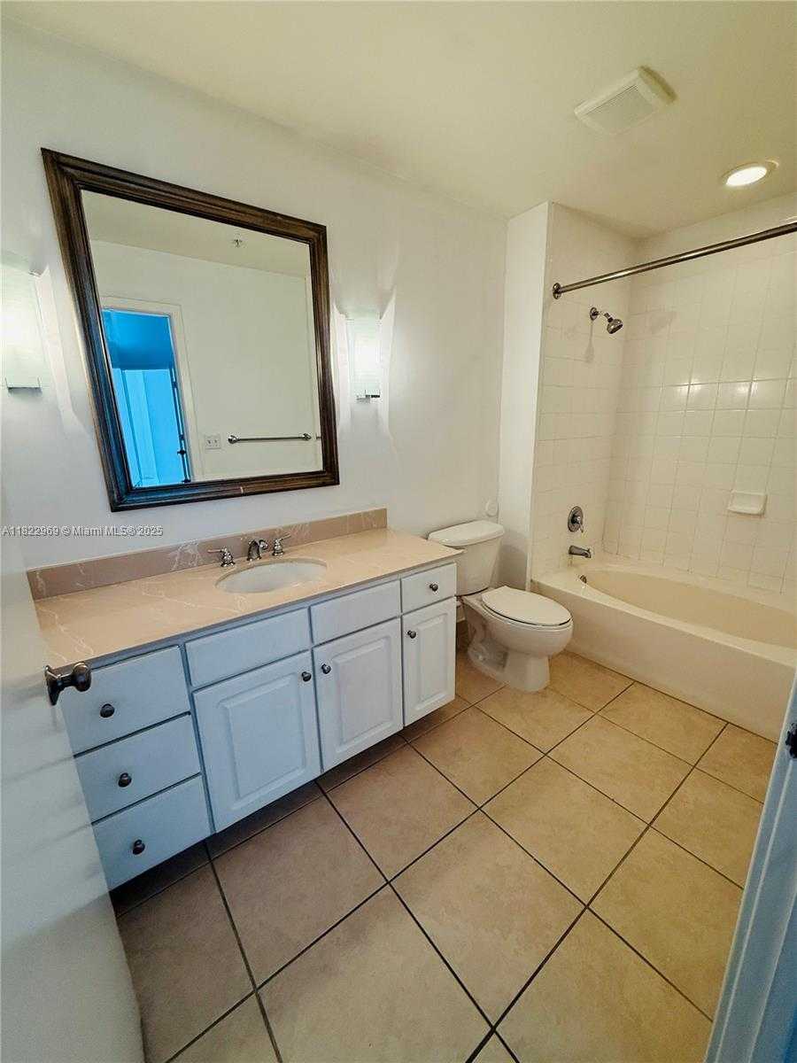 Small Image of 2001 BISCAYNE BLVD #2402, Miami Number 24