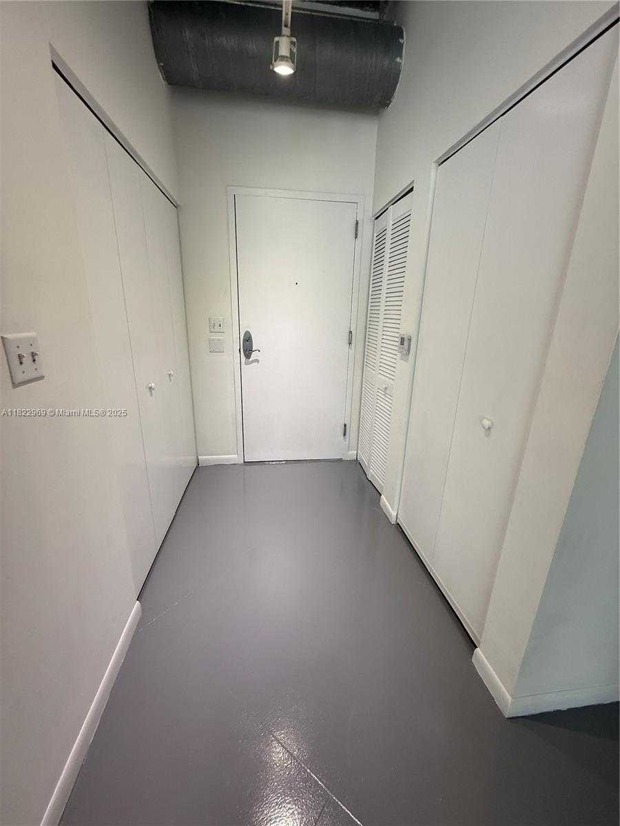 Small Image of 2001 BISCAYNE BLVD #2402, Miami Number 26