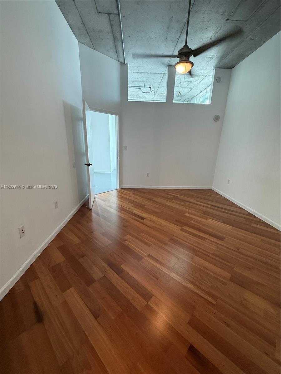 Small Image of 2001 BISCAYNE BLVD #2402, Miami Number 29