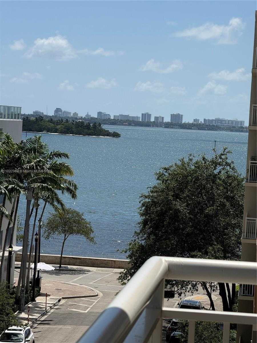 Small Image of 2001 BISCAYNE BLVD #2402, Miami Number 3