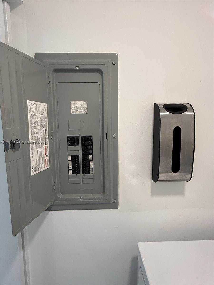Small Image of 2001 BISCAYNE BLVD #2402, Miami Number 30