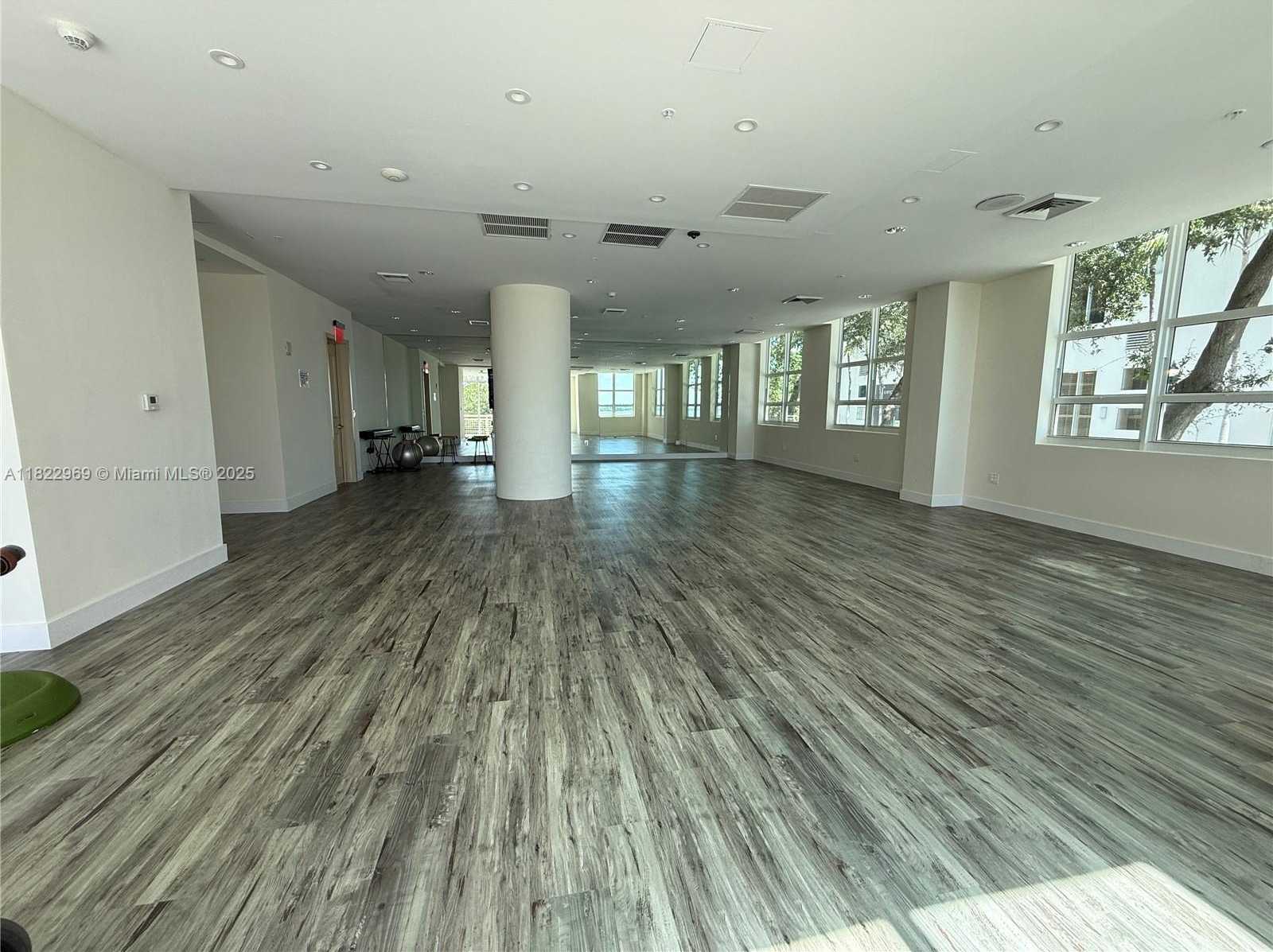 Small Image of 2001 BISCAYNE BLVD #2402, Miami Number 46