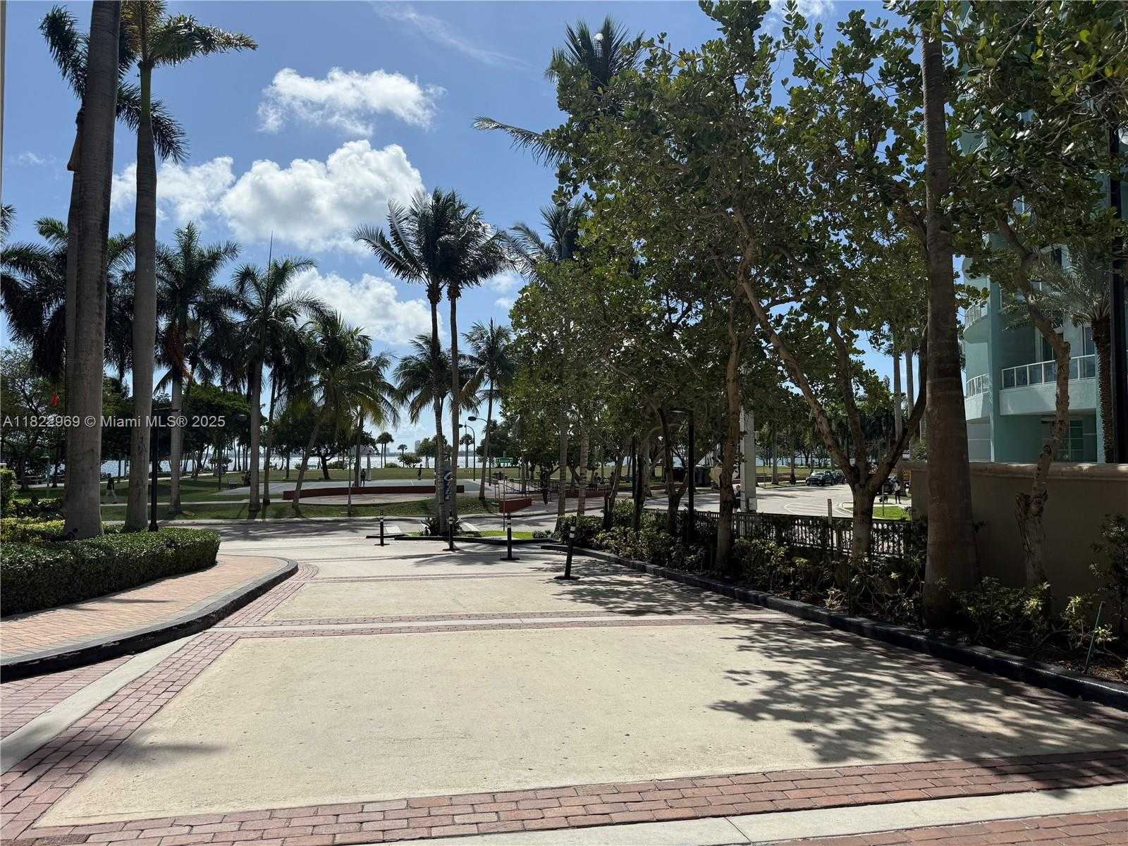 Small Image of 2001 BISCAYNE BLVD #2402, Miami Number 48