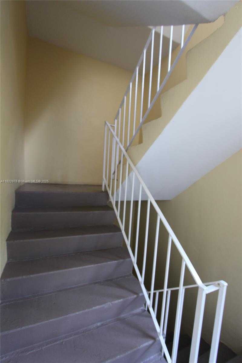 Small Image of 427 SANTANDER AVE #202, Coral Gables Number 13