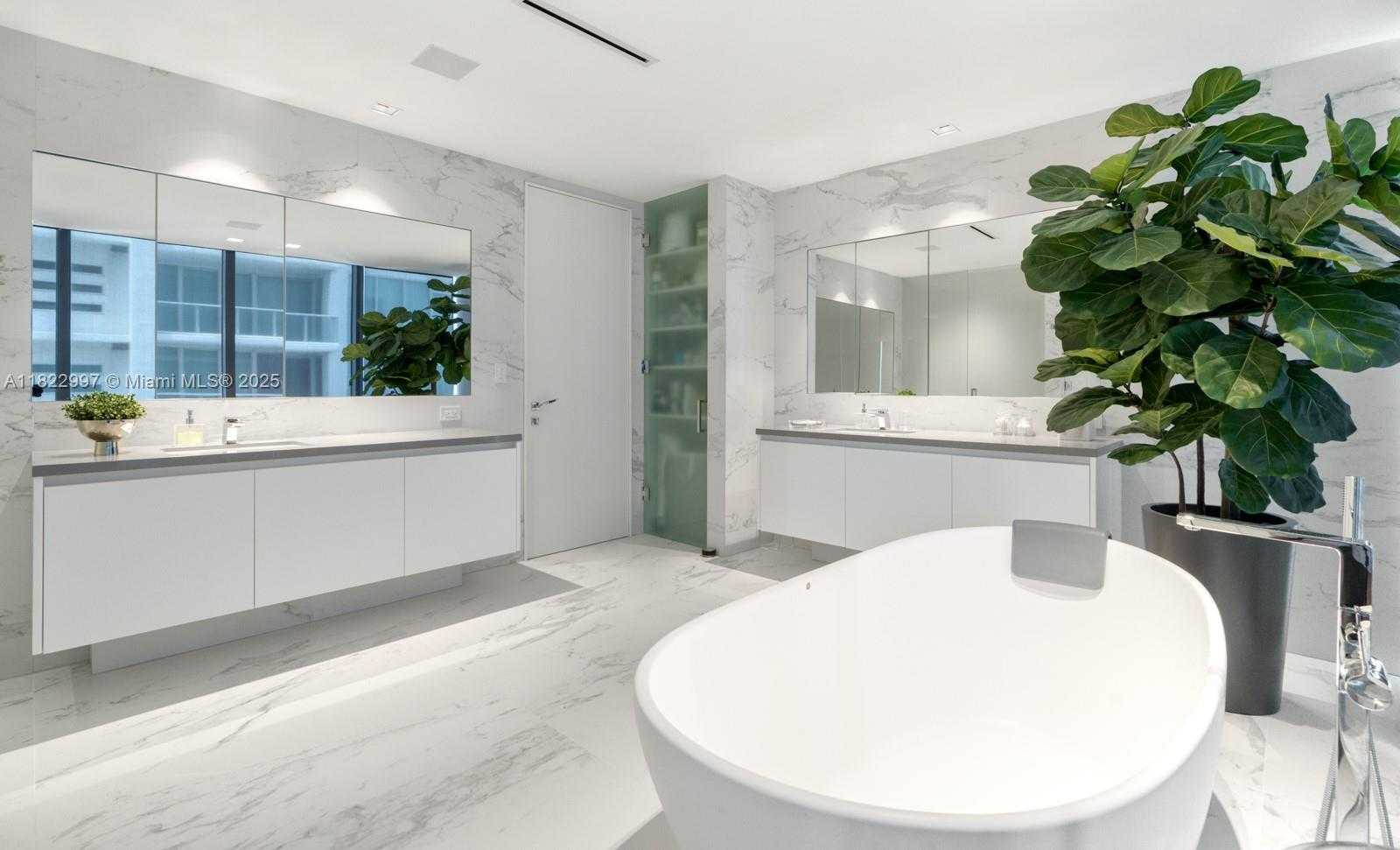 Small Image of 1000 BISCAYNE BLVD #3402, Miami Number 33