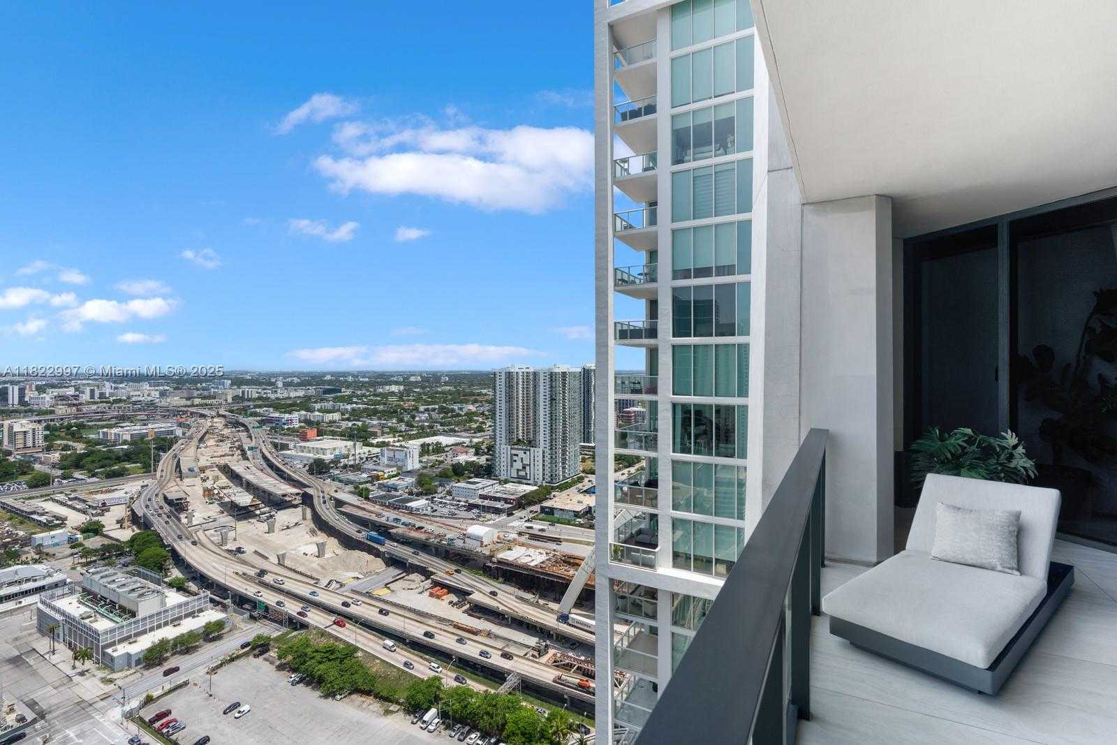 Small Image of 1000 BISCAYNE BLVD #3402, Miami Number 36