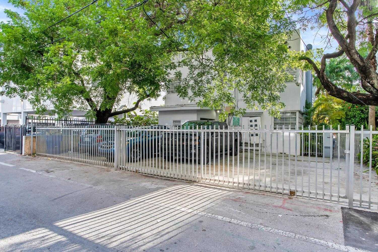 Small Image of 631 EUCLID AVE #8, Miami Beach Number 14