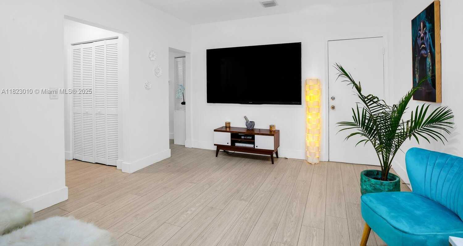 Small Image of 631 EUCLID AVE #8, Miami Beach Number 5