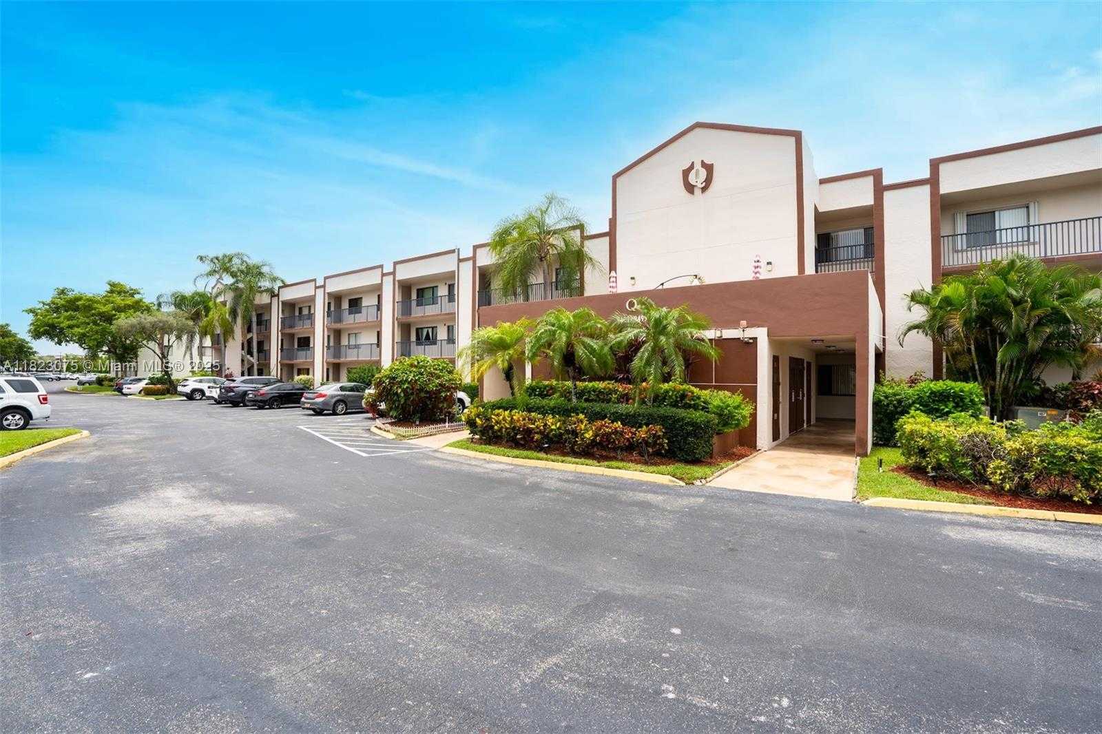 Small Image of 9455 NORTH BELFORT CIR #211, Tamarac Number 22