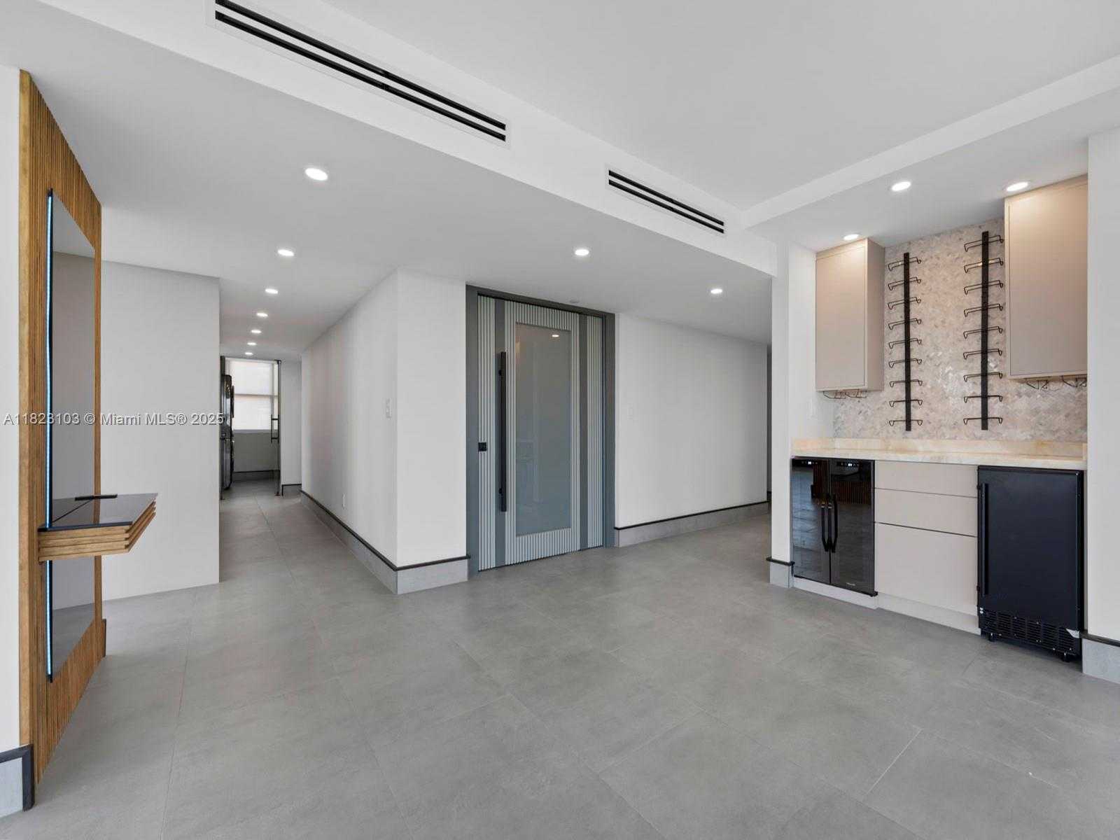Small Image of 700 CORAL WAY #5, Coral Gables Number 13