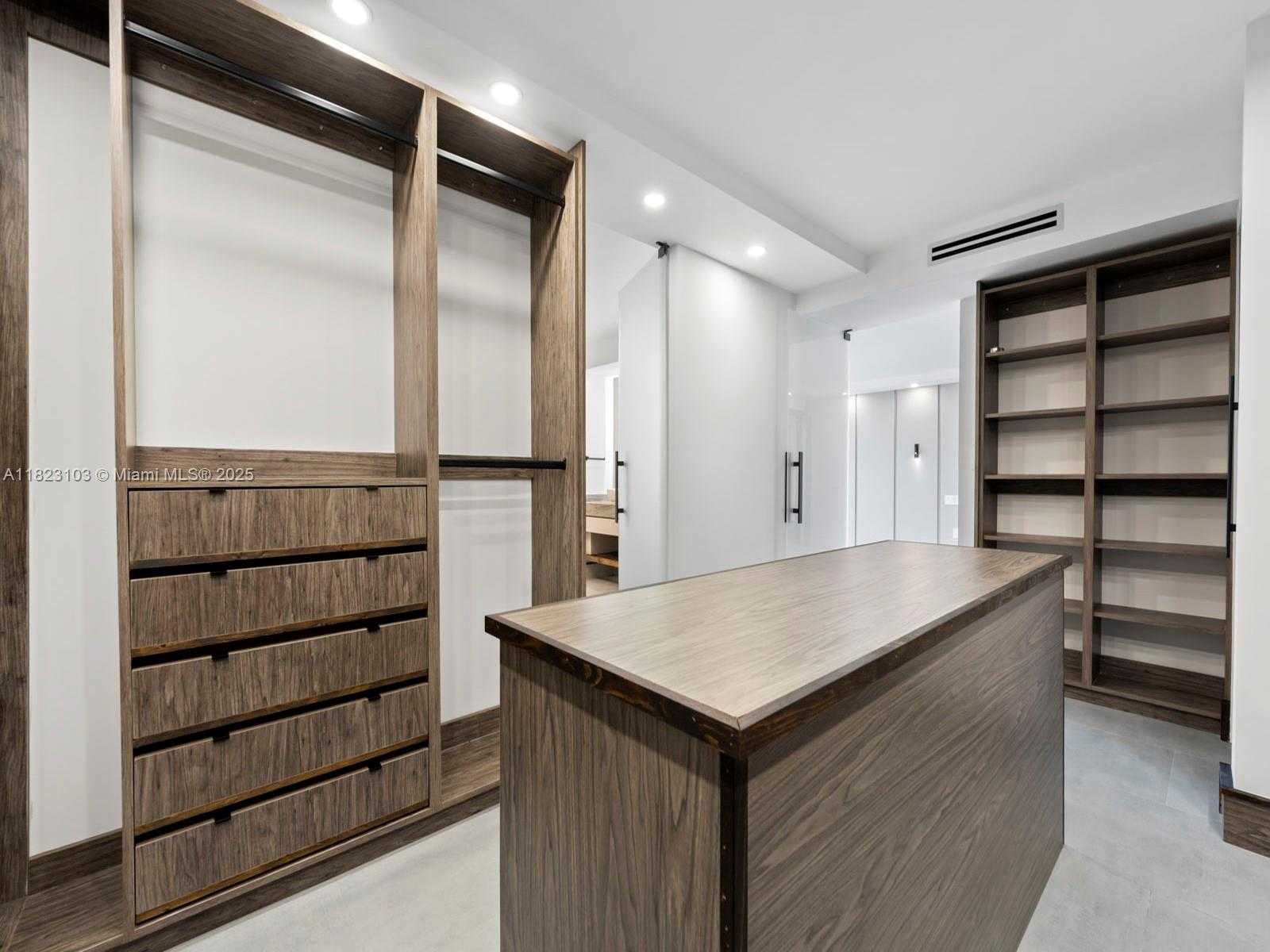 Small Image of 700 CORAL WAY #5, Coral Gables Number 34