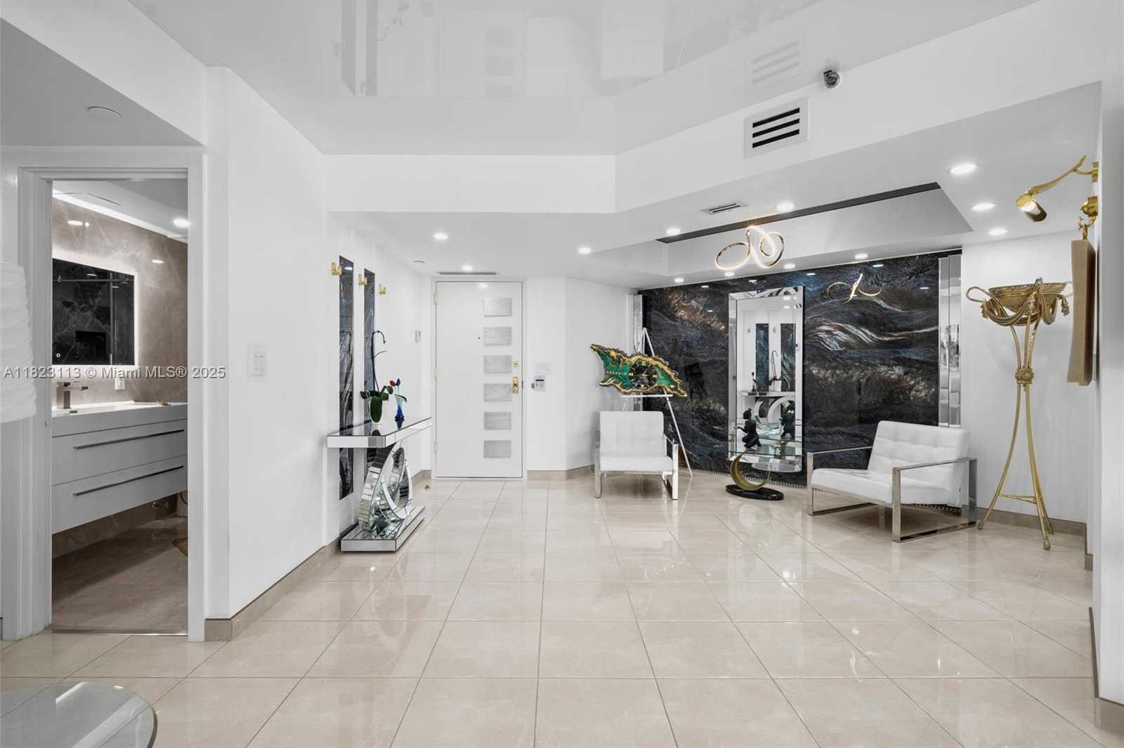 Small Image of 19667 TURNBERRY WAY #20B, Aventura Number 13