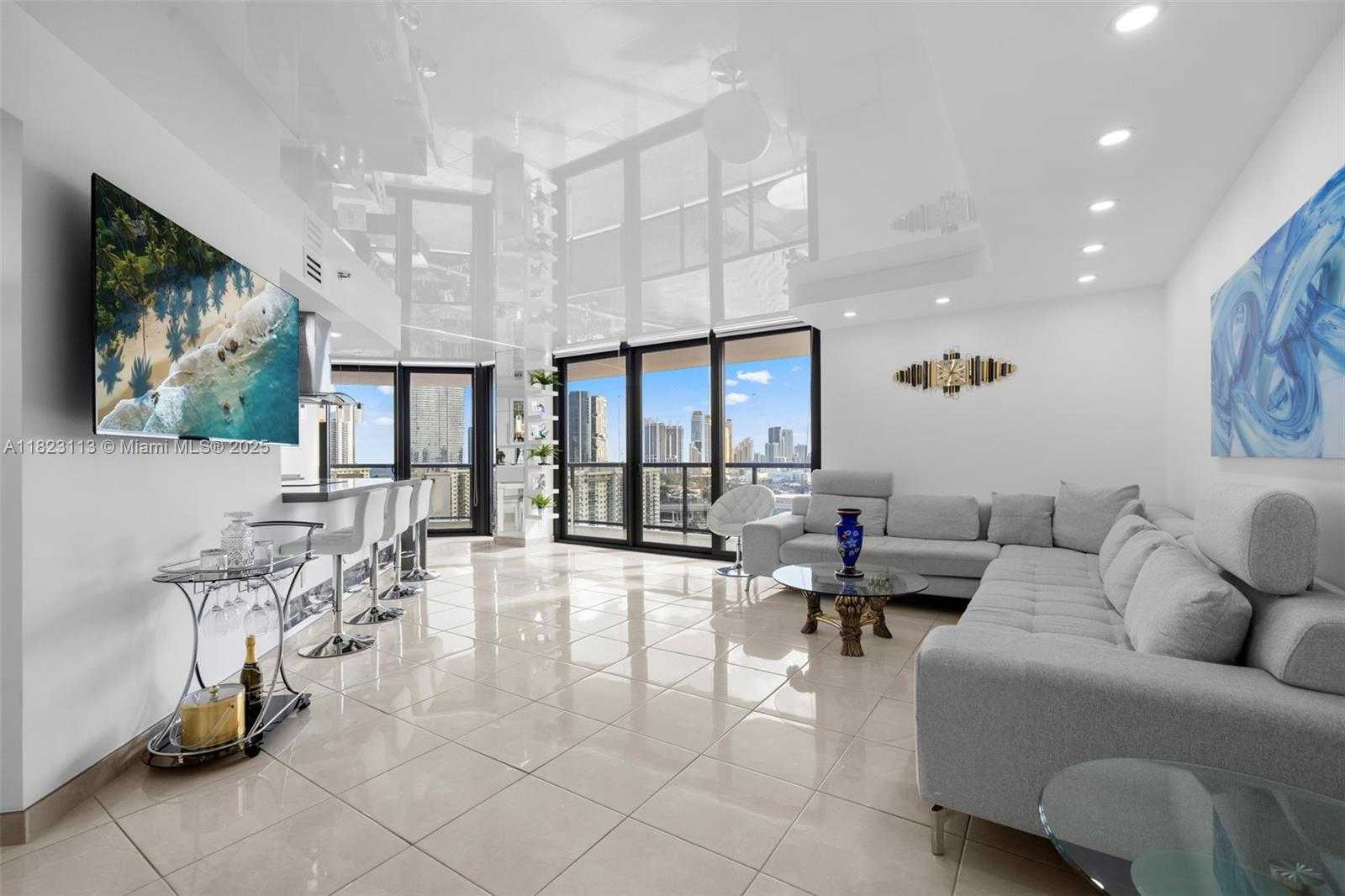 Small Image of 19667 TURNBERRY WAY #20B, Aventura Number 16