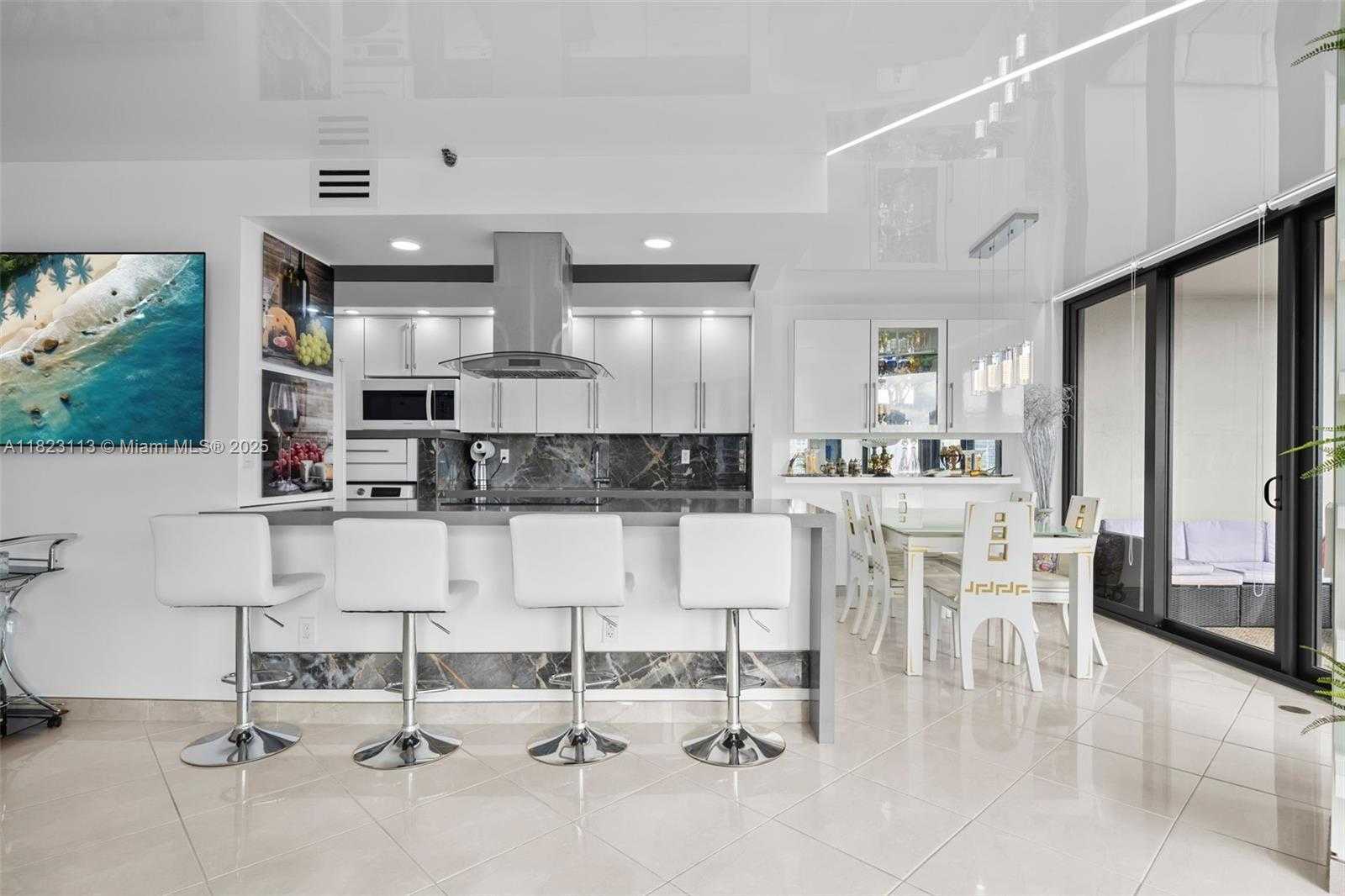 Small Image of 19667 TURNBERRY WAY #20B, Aventura Number 18