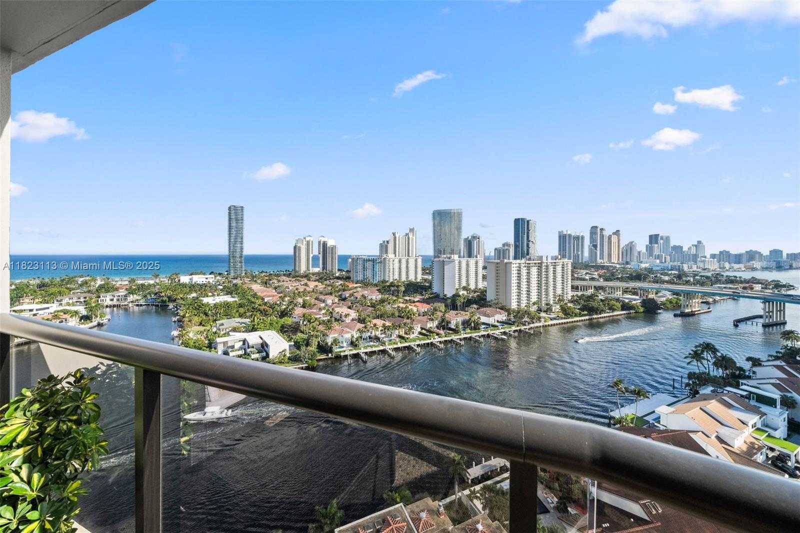 Small Image of 19667 TURNBERRY WAY #20B, Aventura Number 2