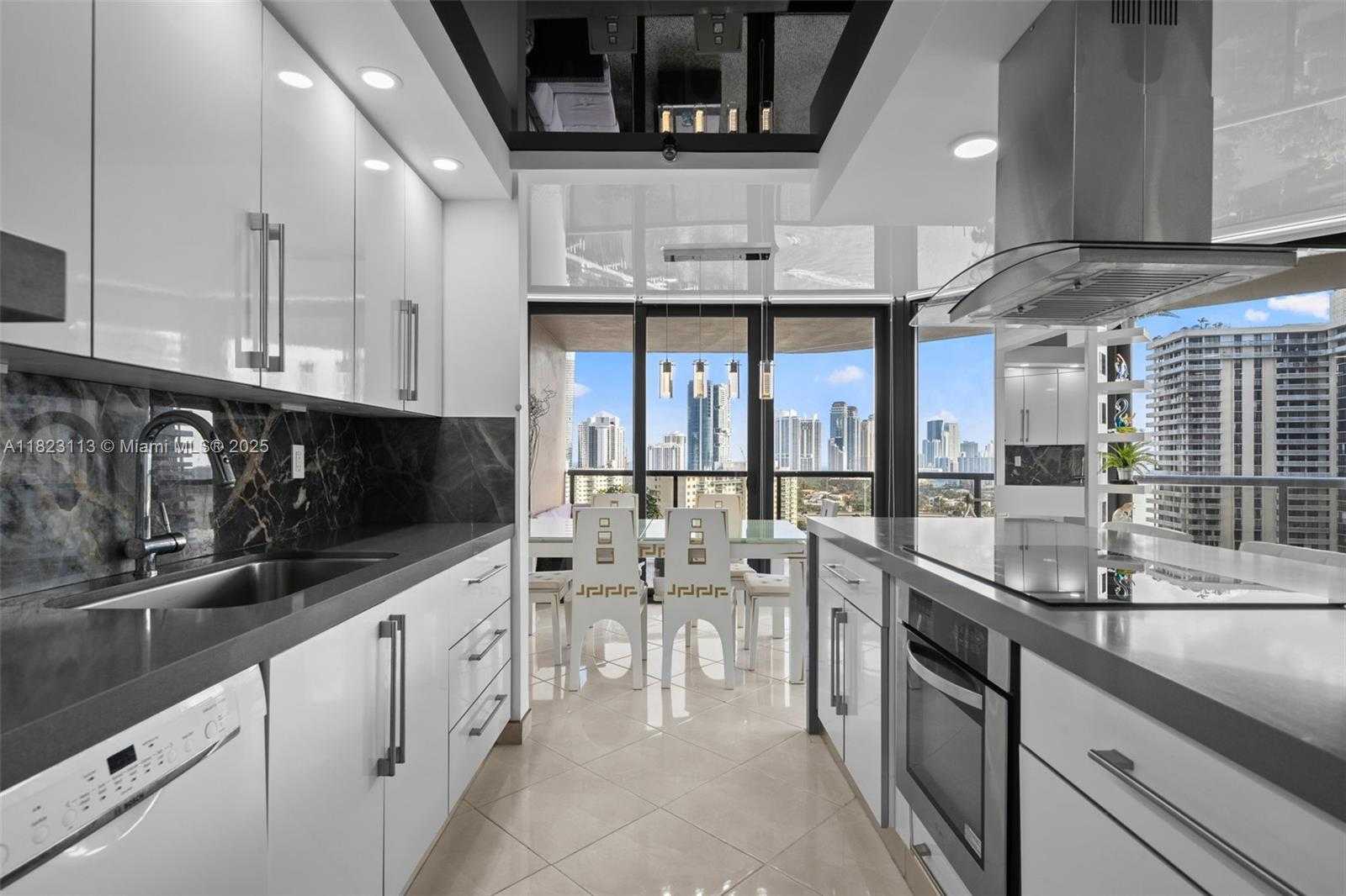 Small Image of 19667 TURNBERRY WAY #20B, Aventura Number 20