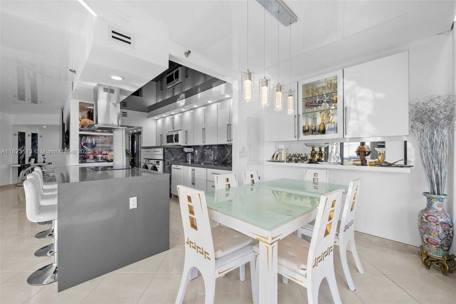 Small Image of 19667 TURNBERRY WAY #20B, Aventura Number 22