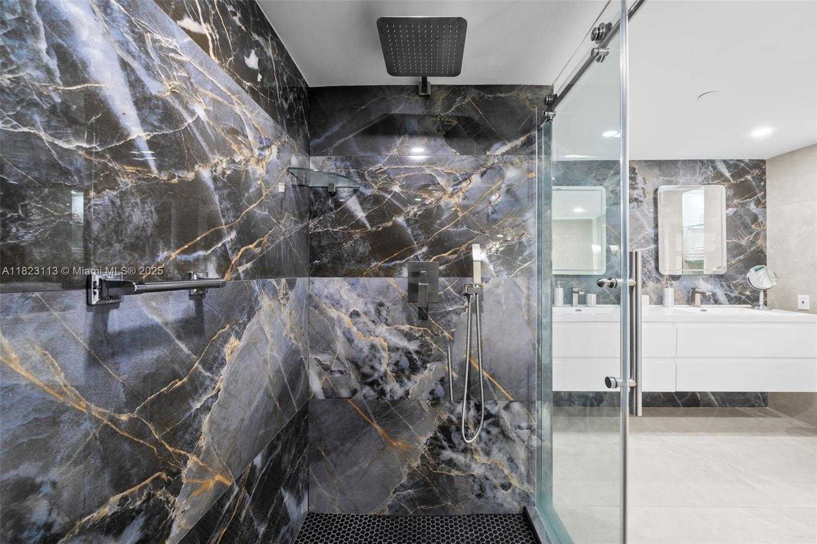Small Image of 19667 TURNBERRY WAY #20B, Aventura Number 27