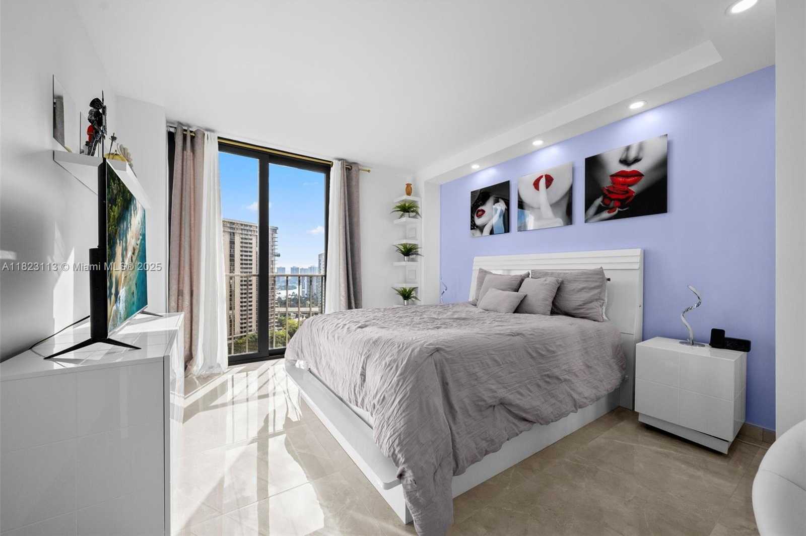 Small Image of 19667 TURNBERRY WAY #20B, Aventura Number 31