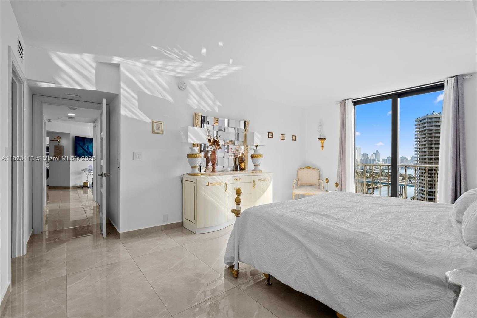 Small Image of 19667 TURNBERRY WAY #20B, Aventura Number 33