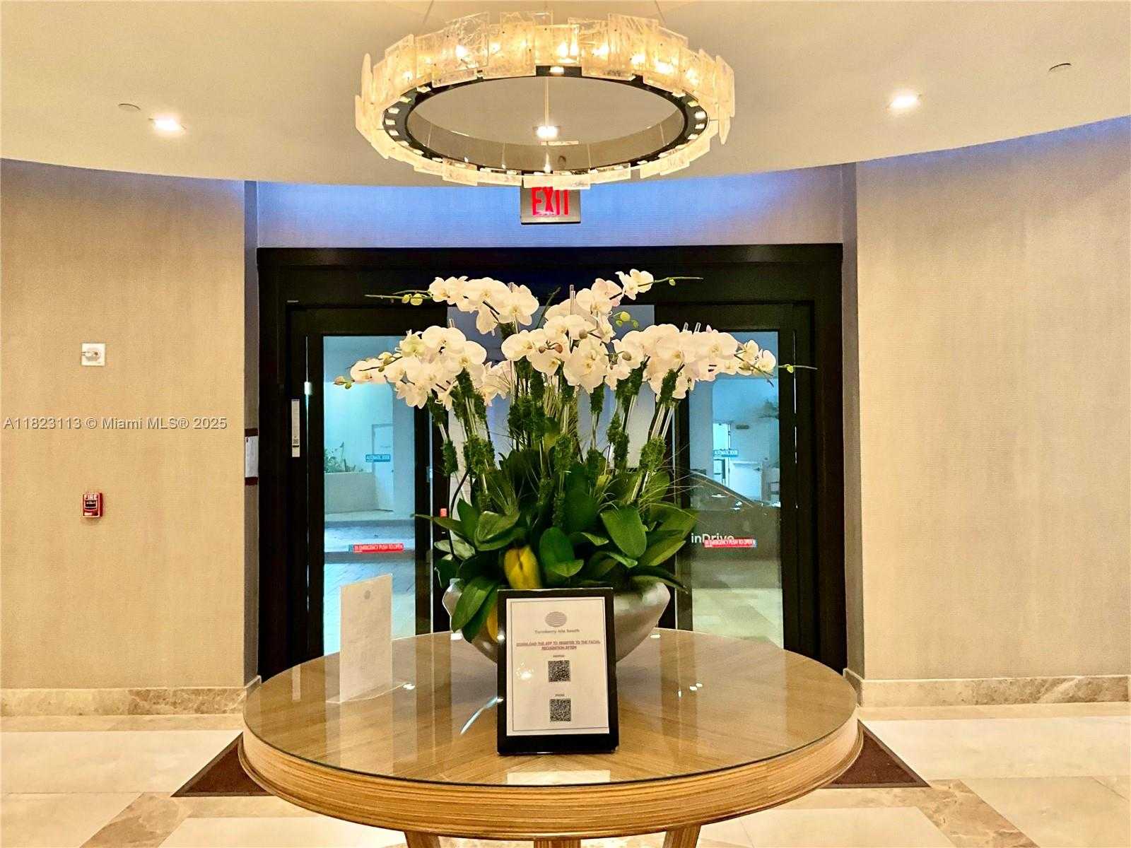 Small Image of 19667 TURNBERRY WAY #20B, Aventura Number 38