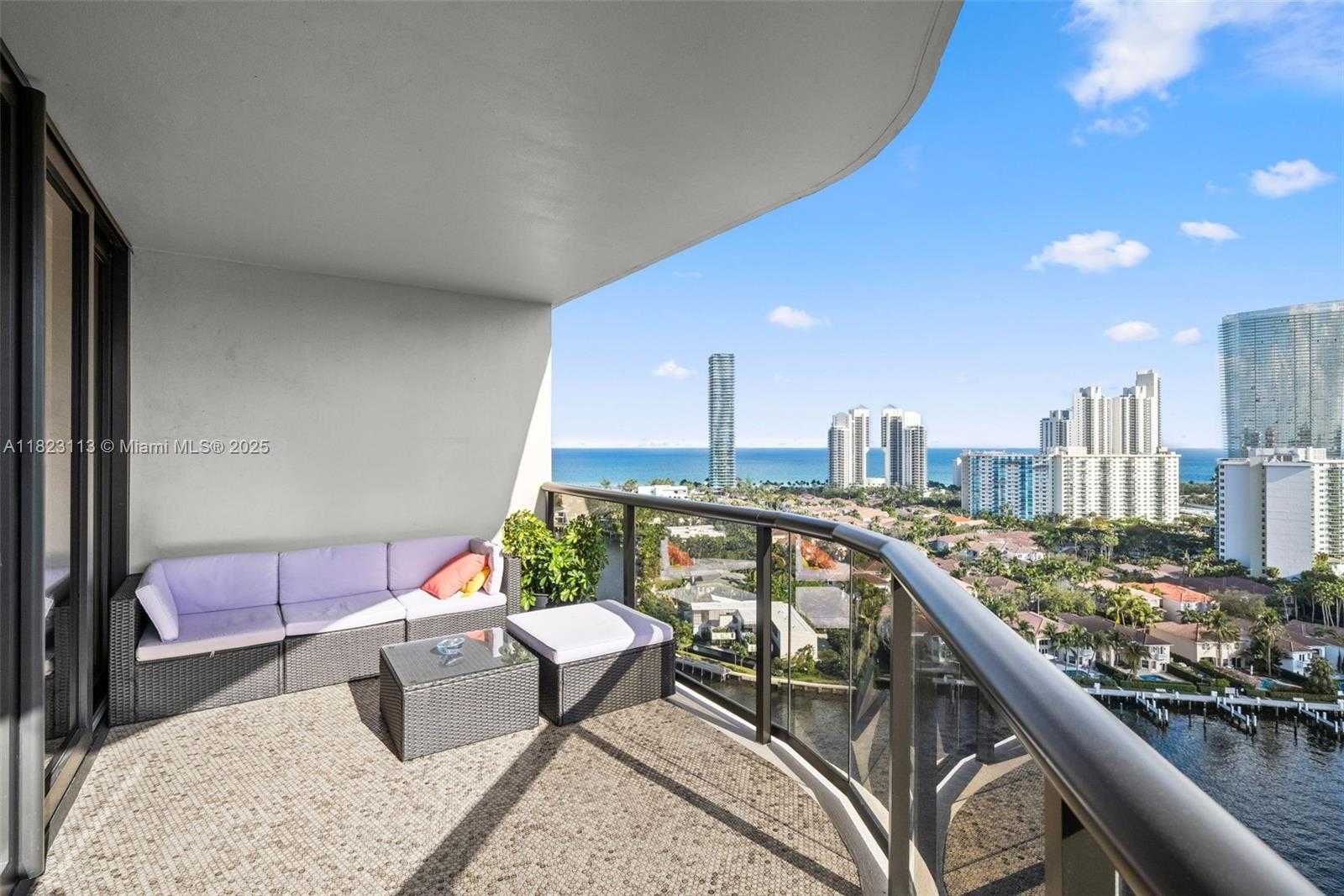 Small Image of 19667 TURNBERRY WAY #20B, Aventura Number 6