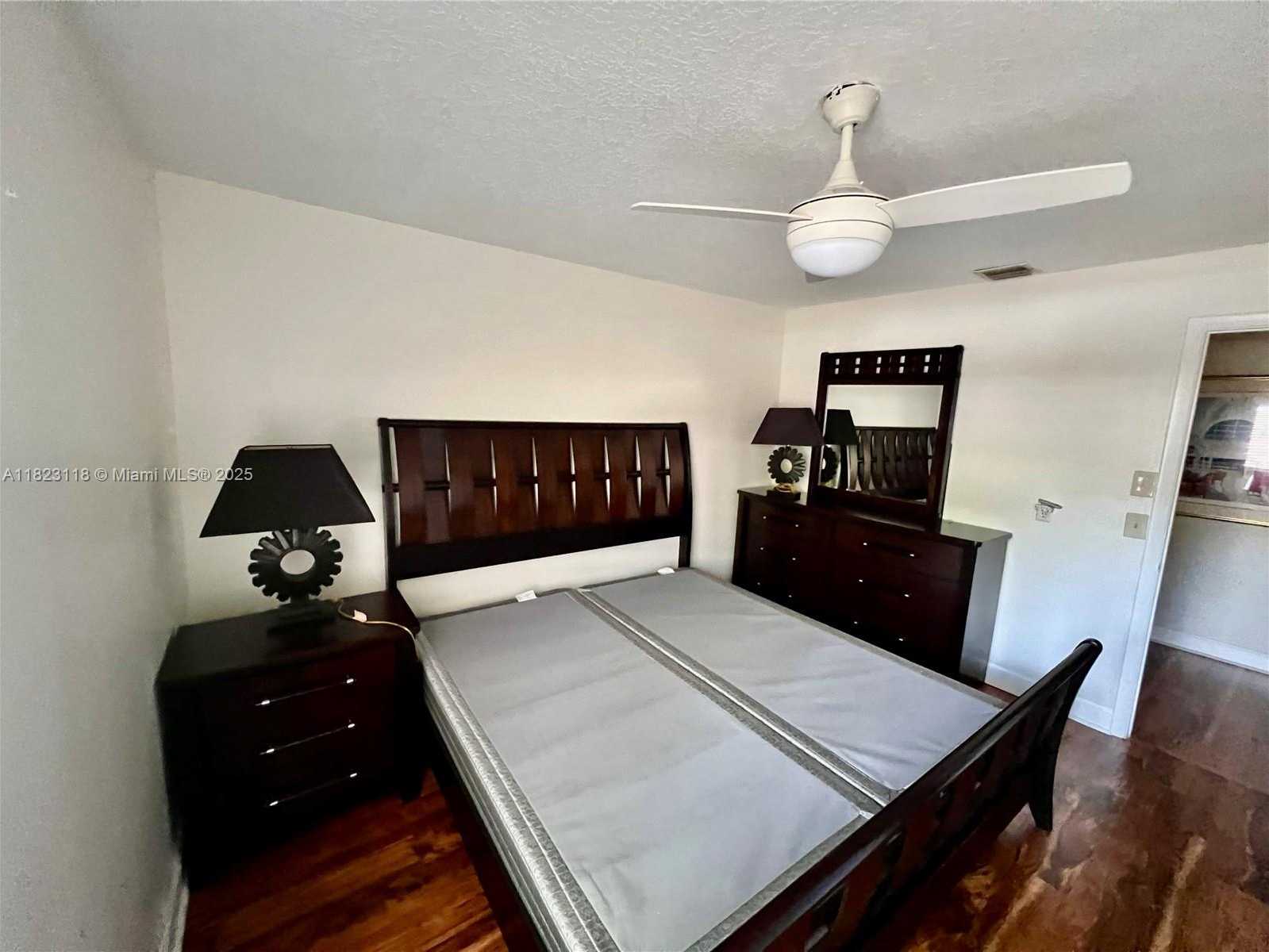 Small Image of 9211 CHELSEA DRIVE N, Plantation Number 18