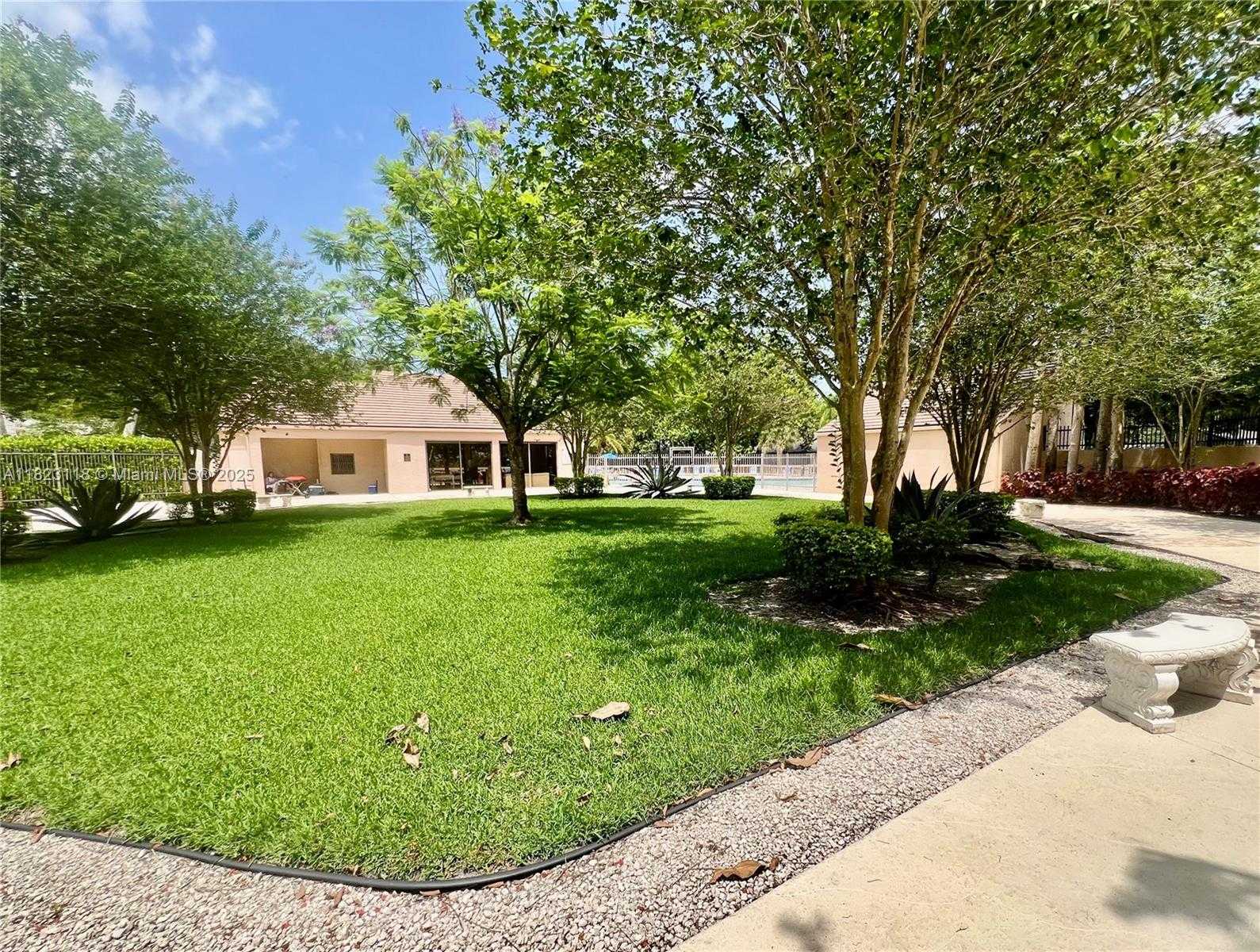 Small Image of 9211 CHELSEA DRIVE N, Plantation Number 25