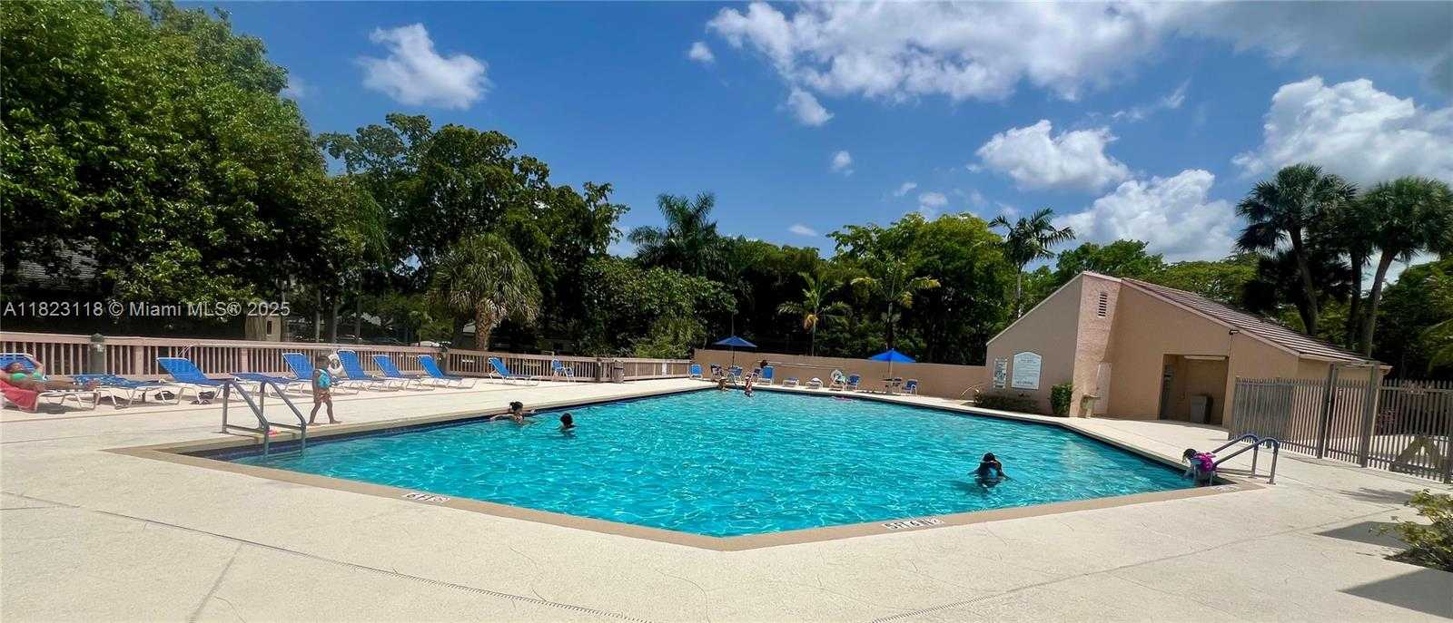 Small Image of 9211 CHELSEA DRIVE N, Plantation Number 26