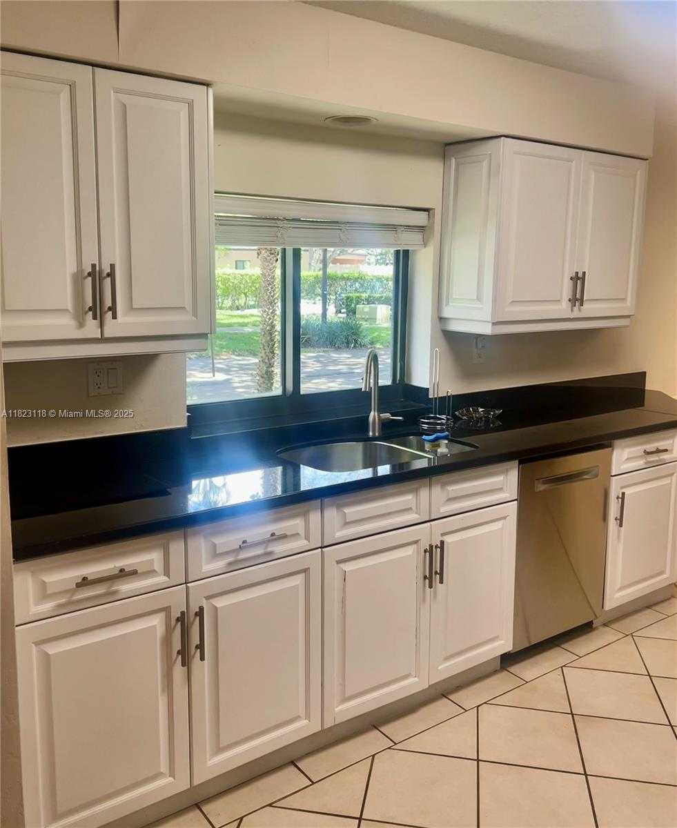 Small Image of 9211 CHELSEA DRIVE N, Plantation Number 6