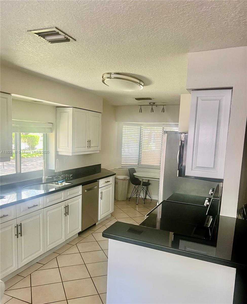 Small Image of 9211 CHELSEA DRIVE N, Plantation Number 8