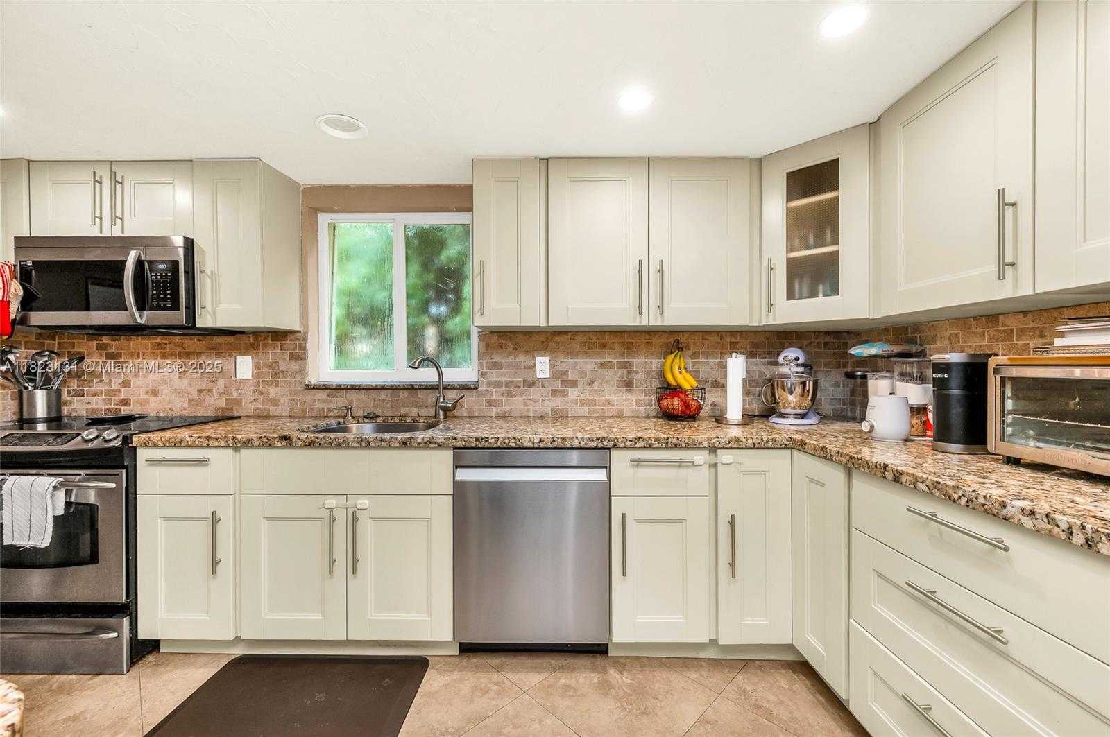 Small Image of 6797 SOUTH WEST 40TH ST #71, Davie Number 15