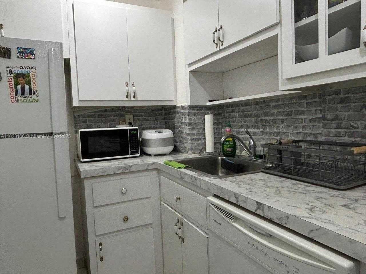 Small Image of 2899 COLLINS AVE #1717, Miami Beach Number 22