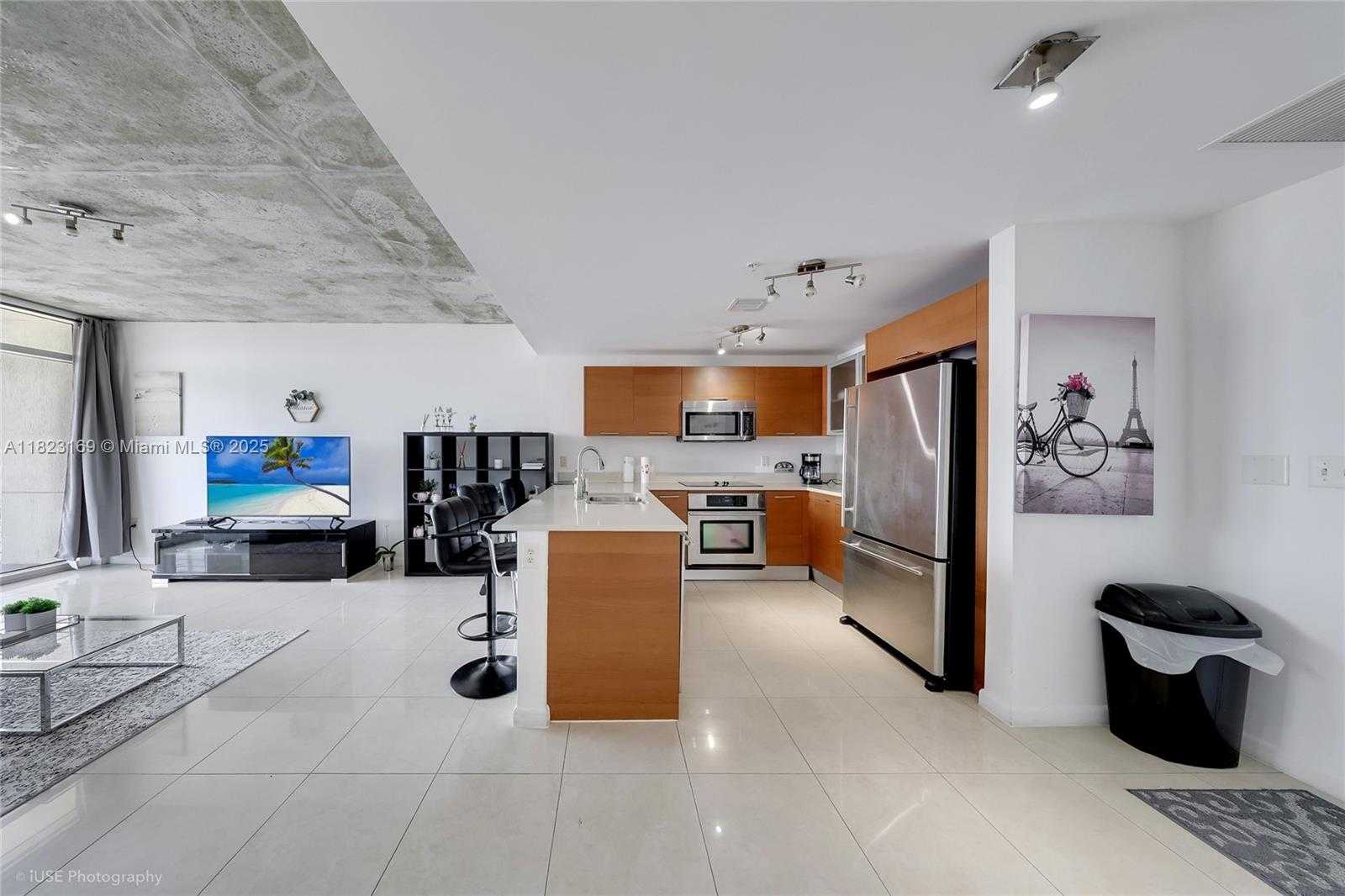 Small Image of Miami Number 14