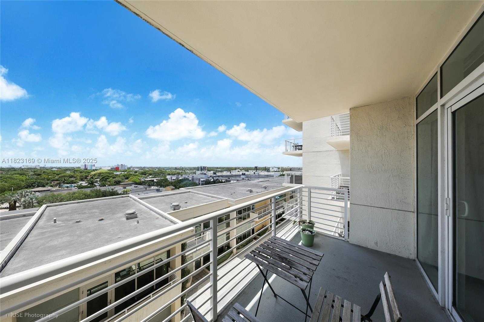 Small Image of Miami Number 8